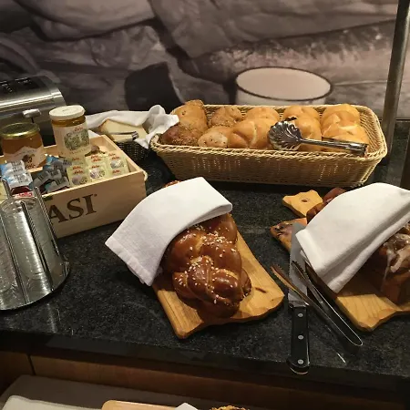 ホテル Piz Buin 4*